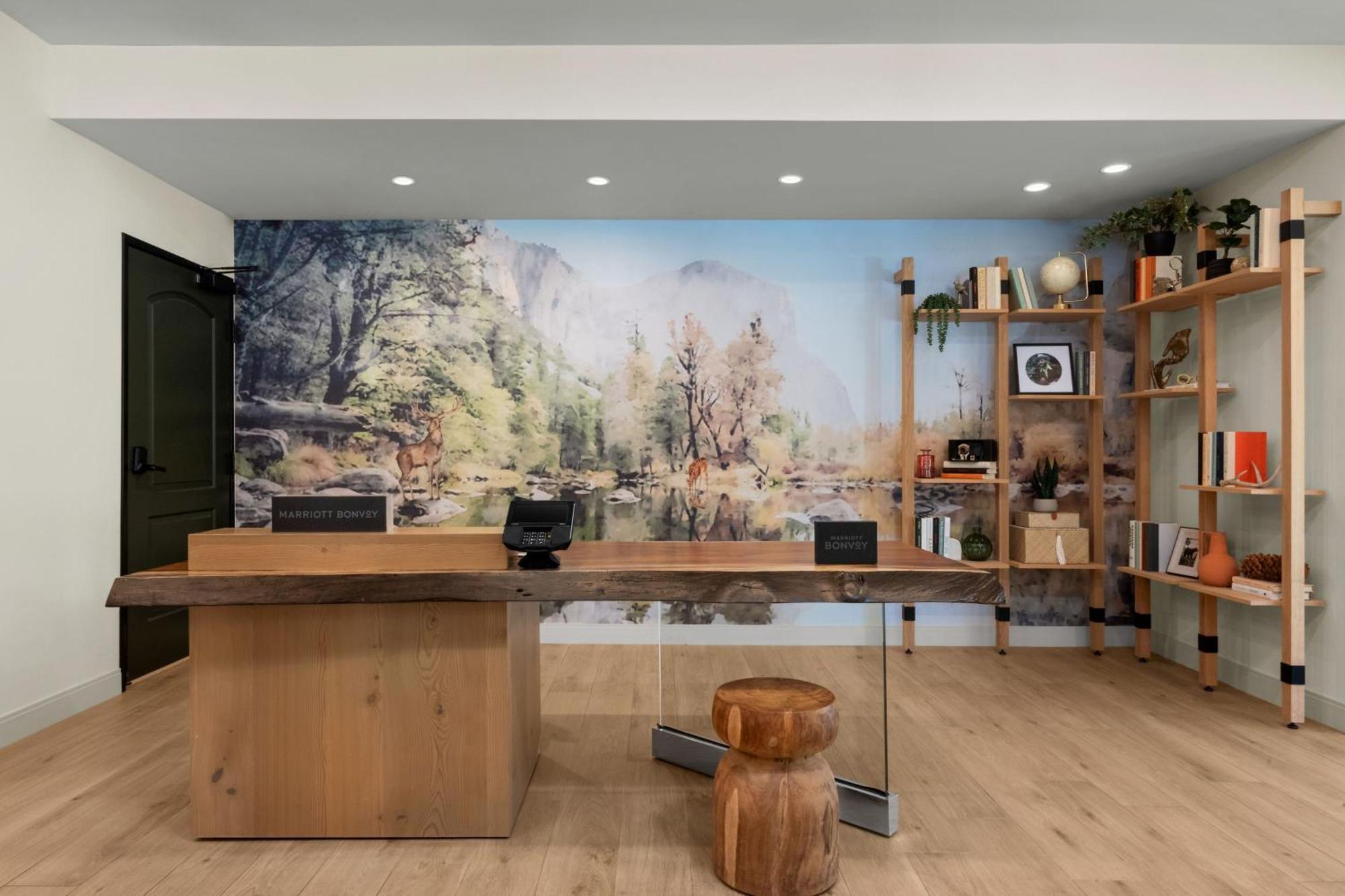 The Inelle, Oakhurst Yosemite, A Tribute Portfolio Hotel Exterior photo