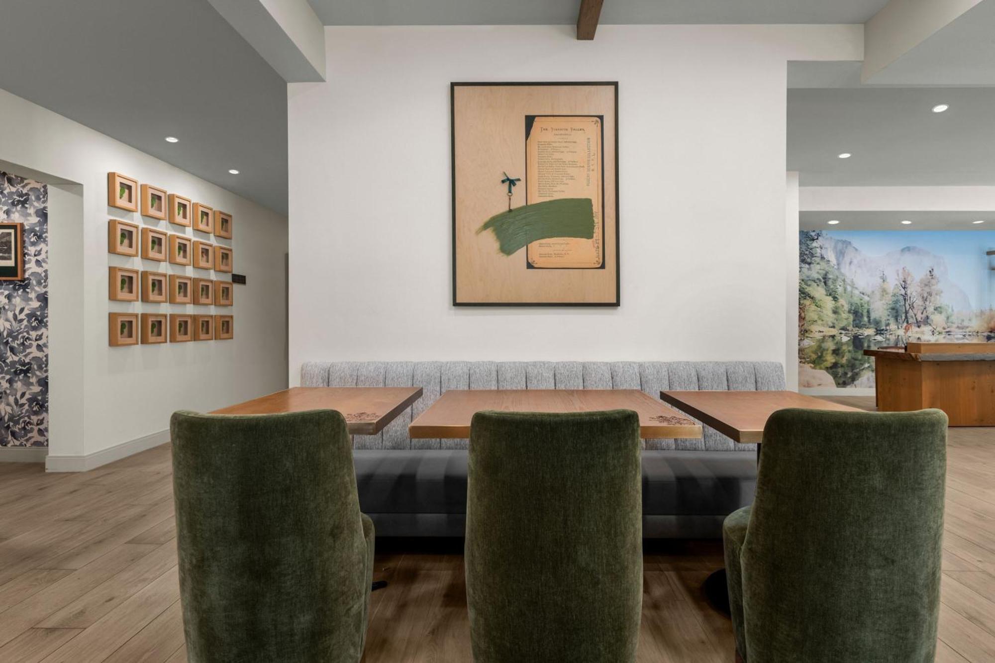 The Inelle, Oakhurst Yosemite, A Tribute Portfolio Hotel Exterior photo