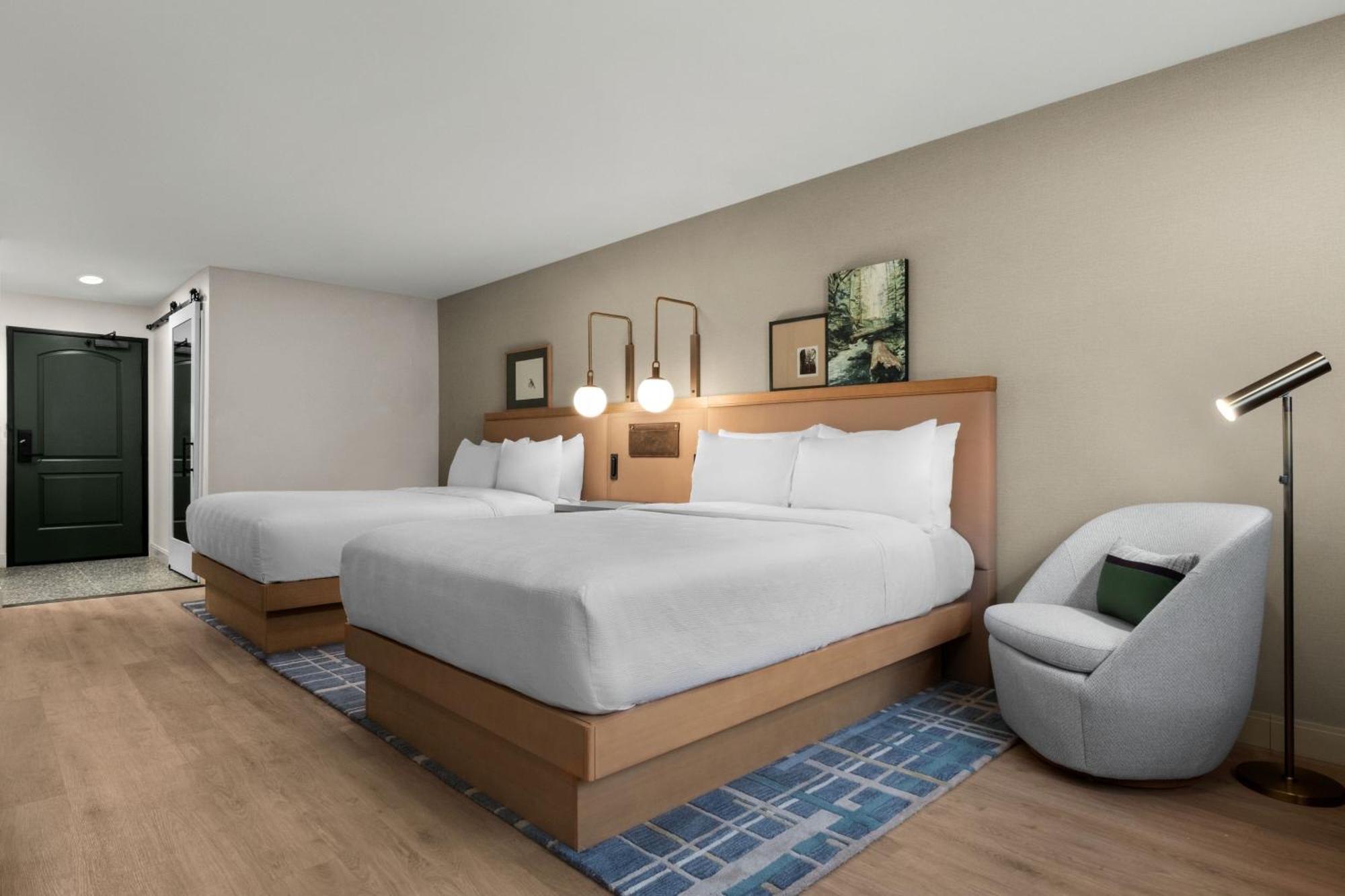 The Inelle, Oakhurst Yosemite, A Tribute Portfolio Hotel Exterior photo